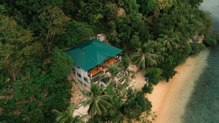 Crane Island Seafront Villa