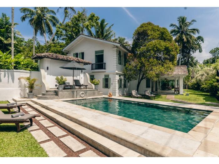Wijaya Giri - 6BR Villa, Walkable to Beach, Pool, Cook