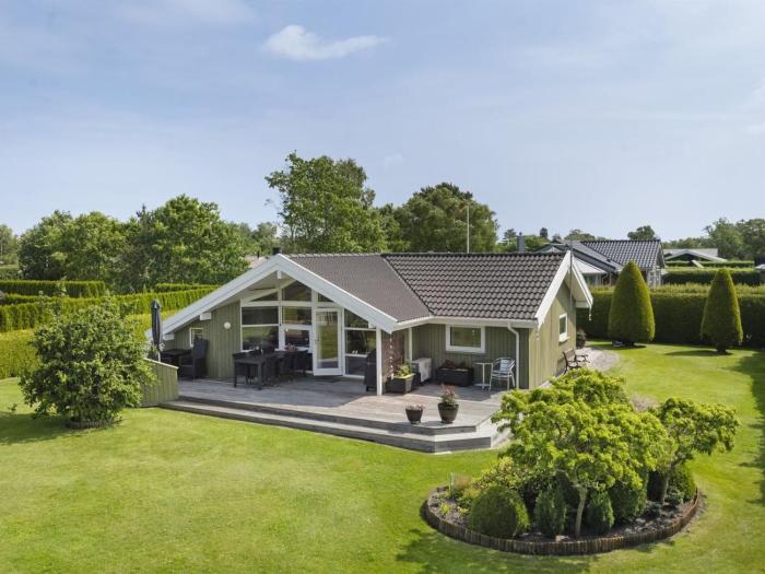 Holiday Home Erok - from the sea by Interhome