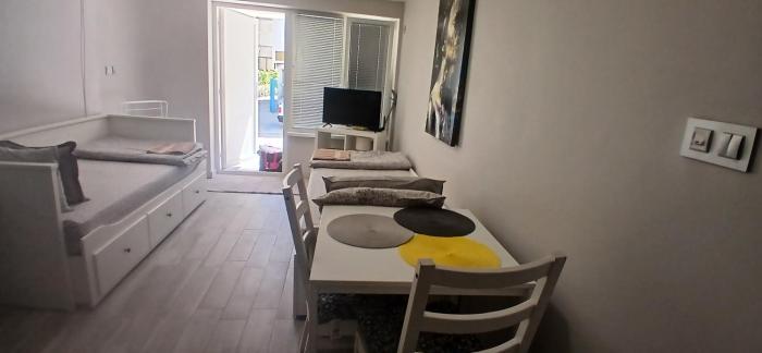 Студио за двама в центъра на град Бургас