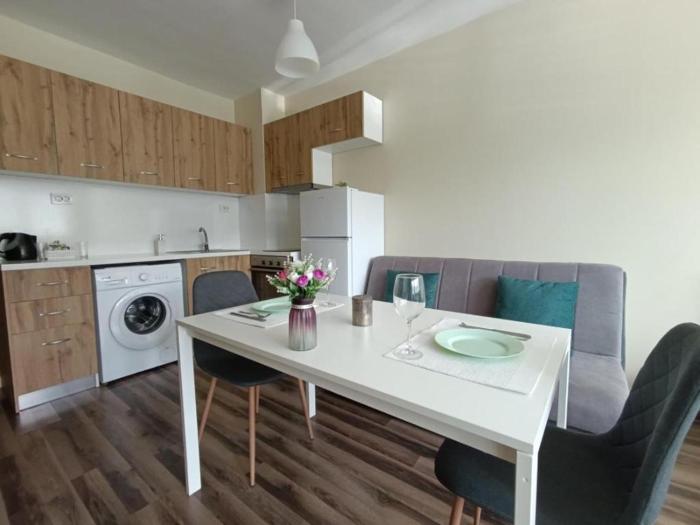 20th Residence Studio 1