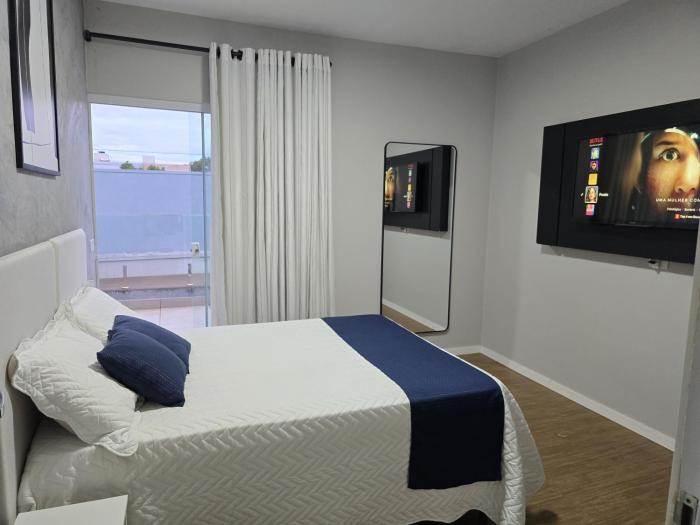 Quarto Em Sobrado - Banheiro INDIVIDUAL, Garagem Coberta e TV com streamings