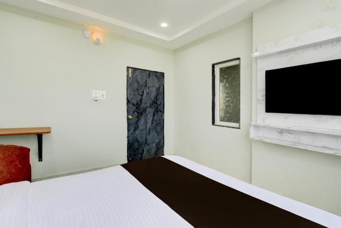 Hotel O Srinika premium near airport