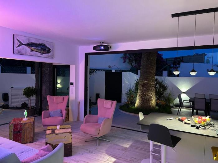 Beachside Villa - Casa Aboleon