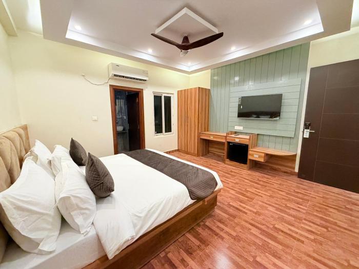 The Prominence Hotel Greater Noida