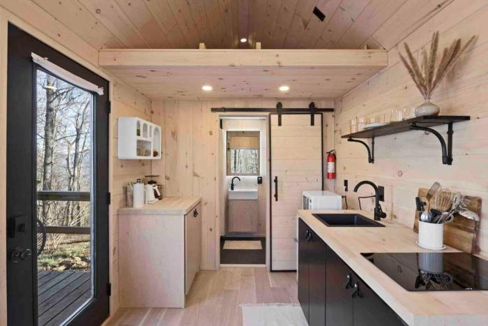 Japandi - Scandinavian Retreat, Mountain View, and 20 Minutes to Asheville