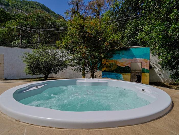 Casa Rodeada de Verde c Hidro e Churrasqueira