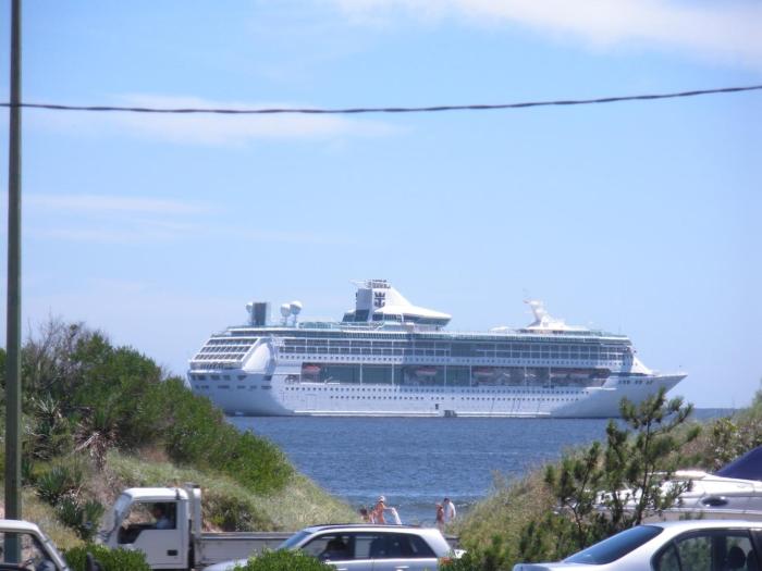 Frente a Playa Mansa
