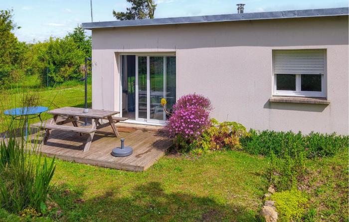 Amazing Home In Trévou-Tréguignec