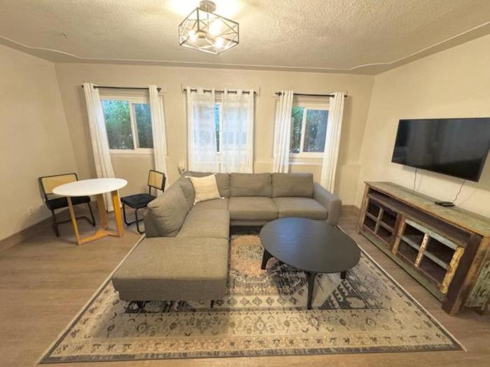 Charming Yosemite Basecamp - Walk to Downtown