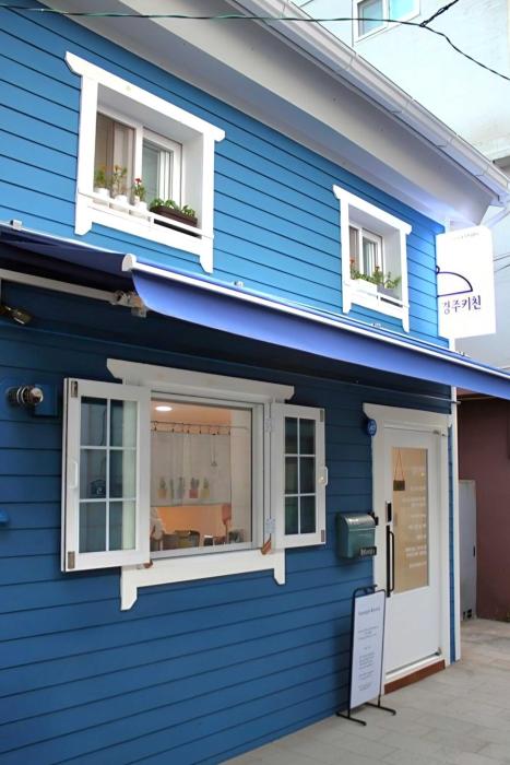 Casa Blue- Cozy Private House in Gyeongju near Hwangridan gil Entire 1 and 2F House