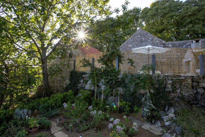 Apartments with parking space Gata, Omis - 6033