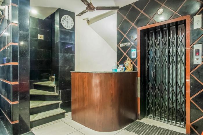 SPOT ON Swarna Mayuri