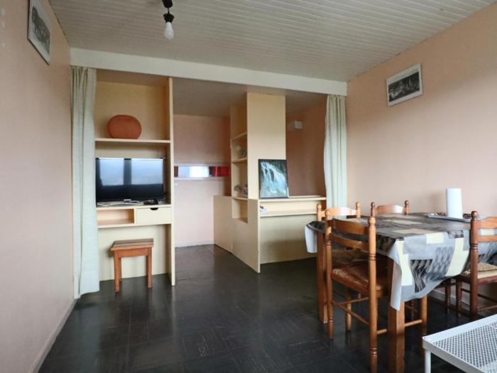 Charmant Duplex 4 Pers. avec Parking Privé à Murat-le-Quaire - FR-1-858-9