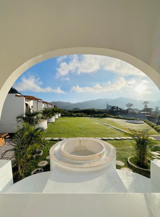 Garden Hill With Private natural hot springs