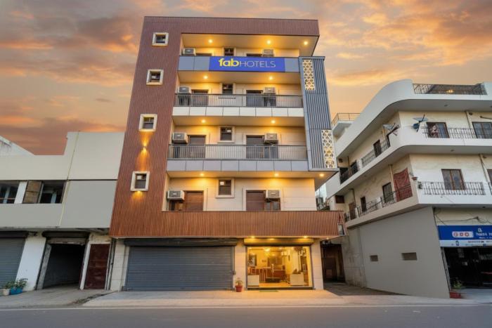FabHotel The Royal - Nr Guru Govind Singh University