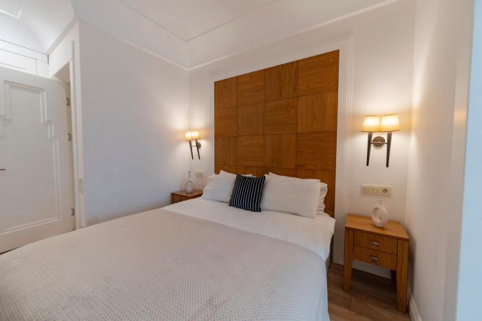 Central 3-Bedroom Apartment with Balcony and Elevator