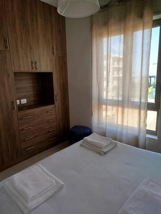 Apartment with a view & amenities