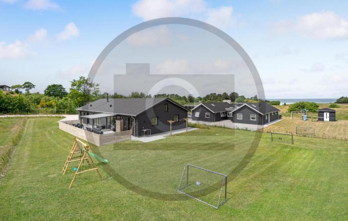 6 Bedroom Awesome Home In Glesborg