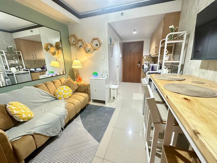 Balai Teresita at Shell Residences