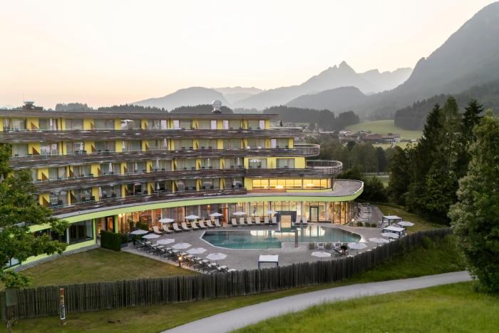 DAS SIEBEN - Adults Only