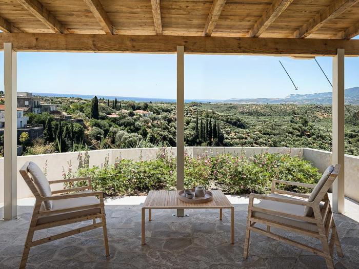 Avramio nomad working and relaxing paradise