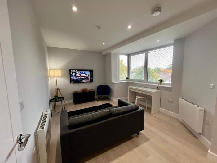 Heart of Brentwood - 1 Bed - Underground Parking - Fast Wifi