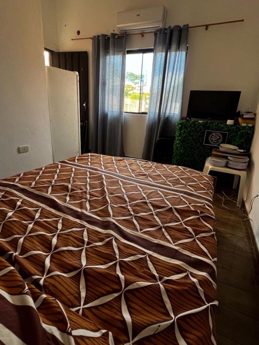 Large country house with pool and large kitchen