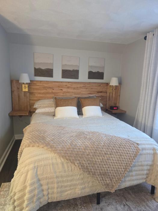 Cozy Room in Revere near Beachmont Blue Line Station