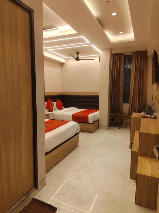 Family Rooms Only By Provide The URO Group - Main Bazar Paharganj
