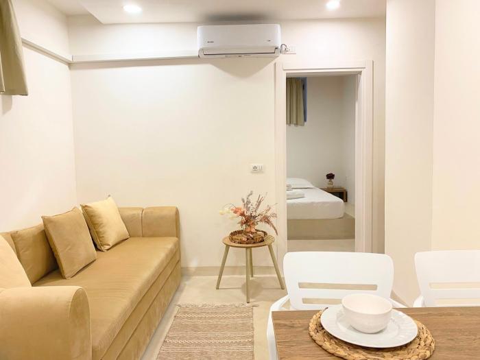 Smart Stay - Cave by the Sea