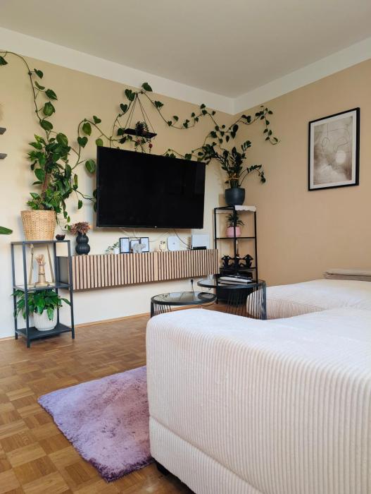 Modern Living - free parking & self Check-in