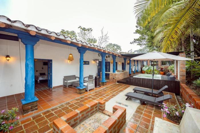 Sweet Helen Casa Santa