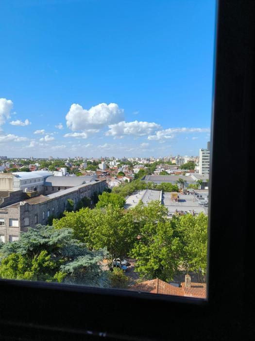 Depto con cochera, luminoso y vista abierta