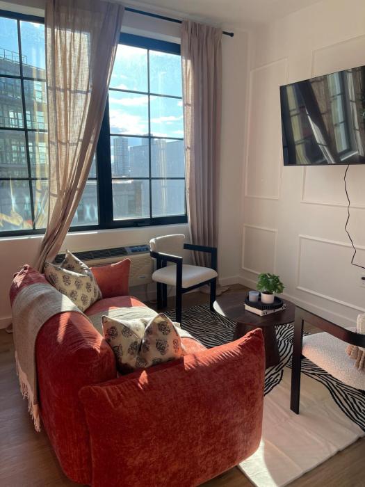 Lux Bronx Apt Rooftop, Pool, Gym, Cinema