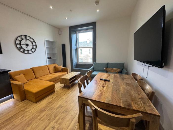 Oxfords Nest - 10 Guests 7 Beds 15 Centre