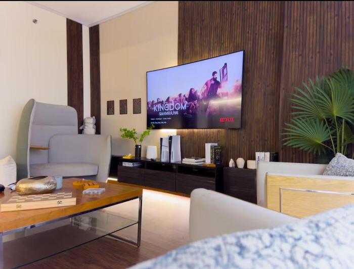 Family-Friendly Home Near Parks & Malls