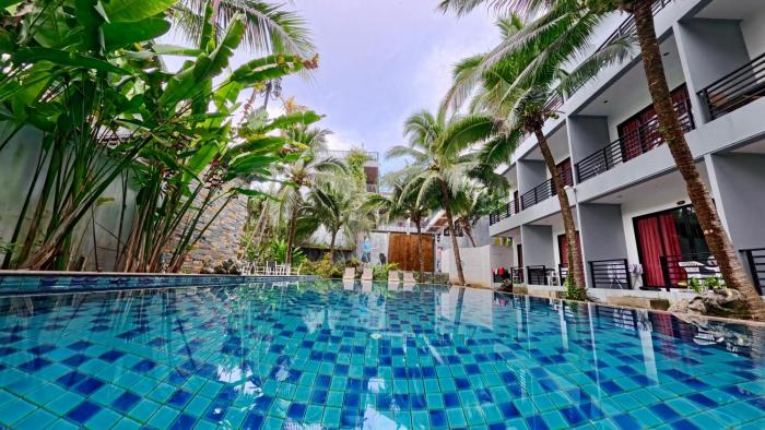 Baan Phu Chalong Place