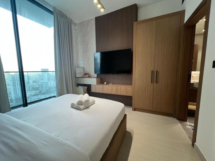 Elegant Studio Stay in Binghatti Tulip Dubai