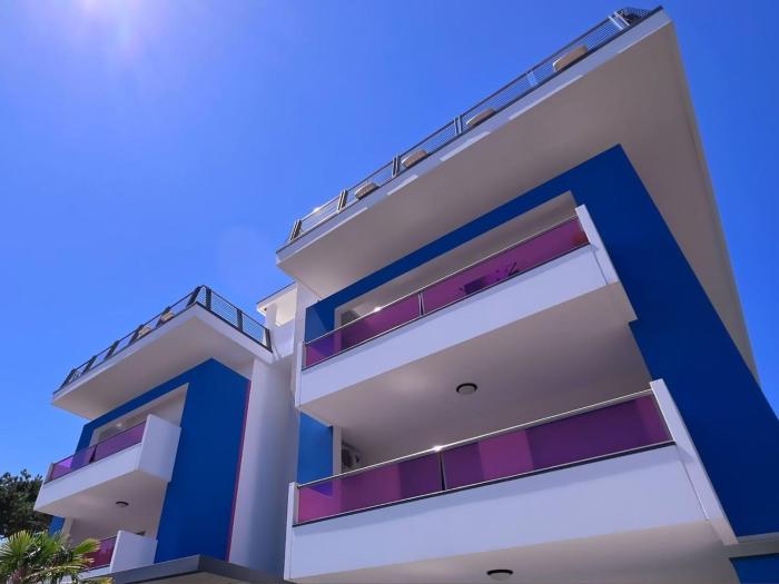 Sunny retreat near the sea-Beahost