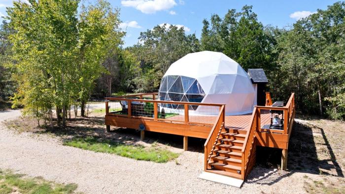 Beautiful Lofted Dome with Cozy Deck and Charming Design in Elgin, Texas