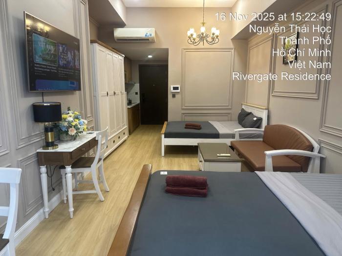 Remarkable rivergate