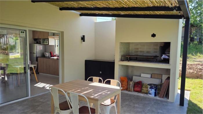 Casa nueva, Punta Colorada, Piriapolis con amplio parrillero