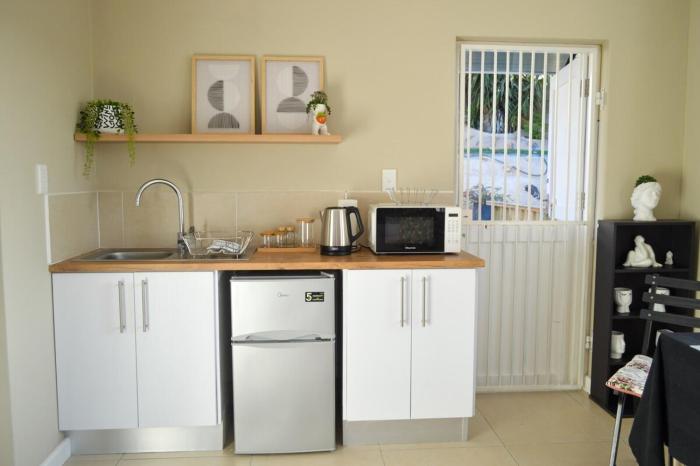 Large room in quiet north facing suburb