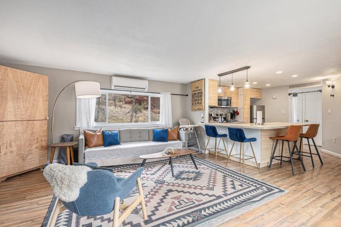 Adventure Base Near Garden of the Gods and Red Rock