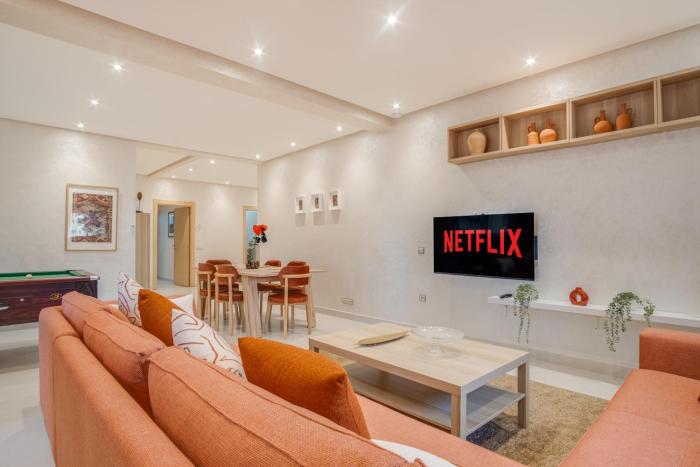 Spacious Three Bedroom Apartment in Tanger Marina - Pool Table - Perfect for Families and Groups