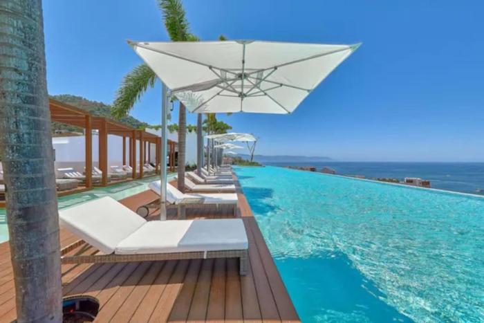 1 Bd 2Bath 2nd floor Apartment