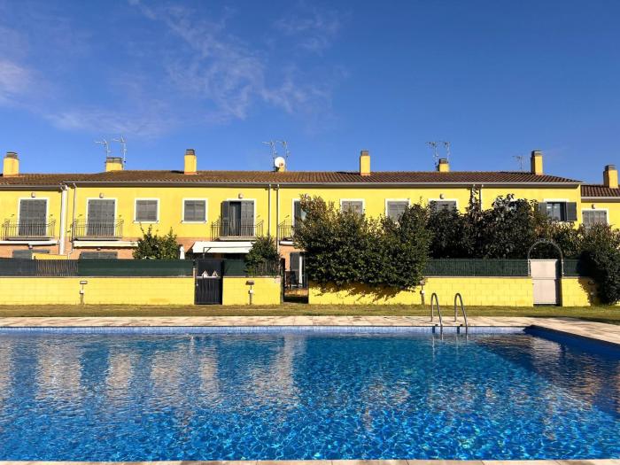 Casa adosada con piscina. Paradis St Pere - ES-89-147