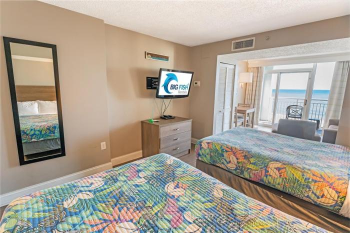 Direct Oceanfront Amazing Views In Camelot Resort!