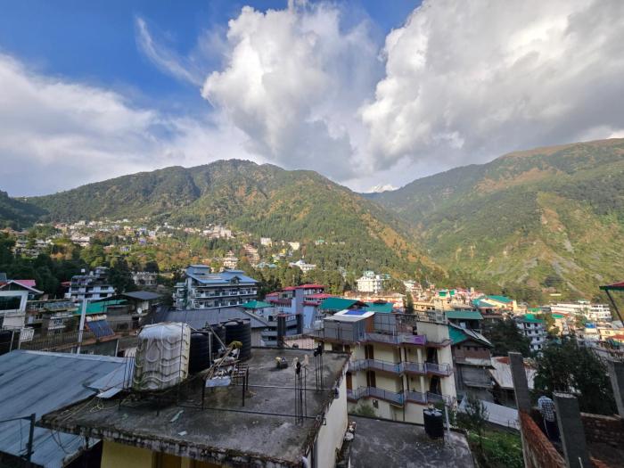 Triund View Homestay near Bhagsu Waterfall